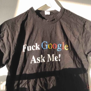  - BORTSKÄNKES Rolig tröja som aldrig är använd, du betalar bara frakten på 9kr