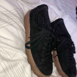  - Okej så säljer dessa SVINSNYGGA skor! Köpte dom på Nelly för 2 månader sen men dom är för stora. Använda ca 3 ggr.  Prutbart! FRAKT INGÅR