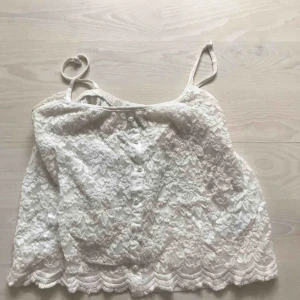  - Fint vitt spetslinne!