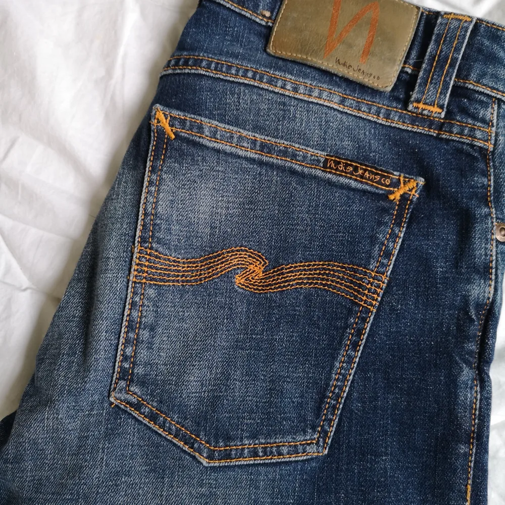 Blå nudie jeans modell: Skinny Lin.  Använda ett fåtal gånger.  . Jeans & Byxor.