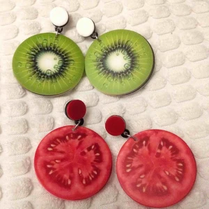  - Supercoola örhängen✨ 70 kr/par och då ingår frakten i priset! 