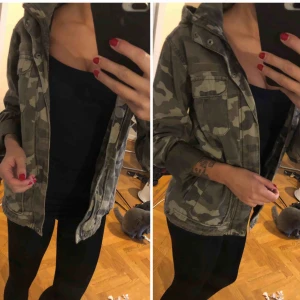  - Militärjacka i storlek xs