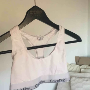  - Härlig Calvin Klein bh, använd 2-3 ggr 🌟🌟 Fraktar + möts upp i Uppsala✨