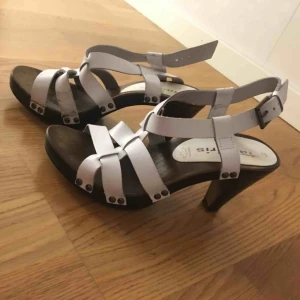  - Skor från tamaris i fint skick.  Spårbar frakt ingår i priset 