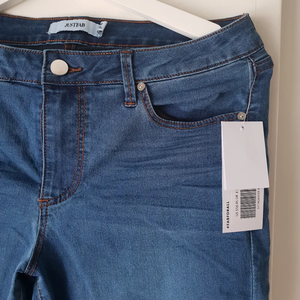 HELT NYA JEANS MED TAG KVAR 🤗. Jeans & Byxor.