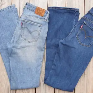 Säljer min Levis bootcut jeans i storlek 25. Dem är köpta i Levis butik. Inprincip oanvända (cirka 2 gånger).  Frakt kommet tillkomma!!! KÖPT ÄR KÖPT, INGEN ÅNGERRÄTT!!! Enbart dem mörkblåa! 