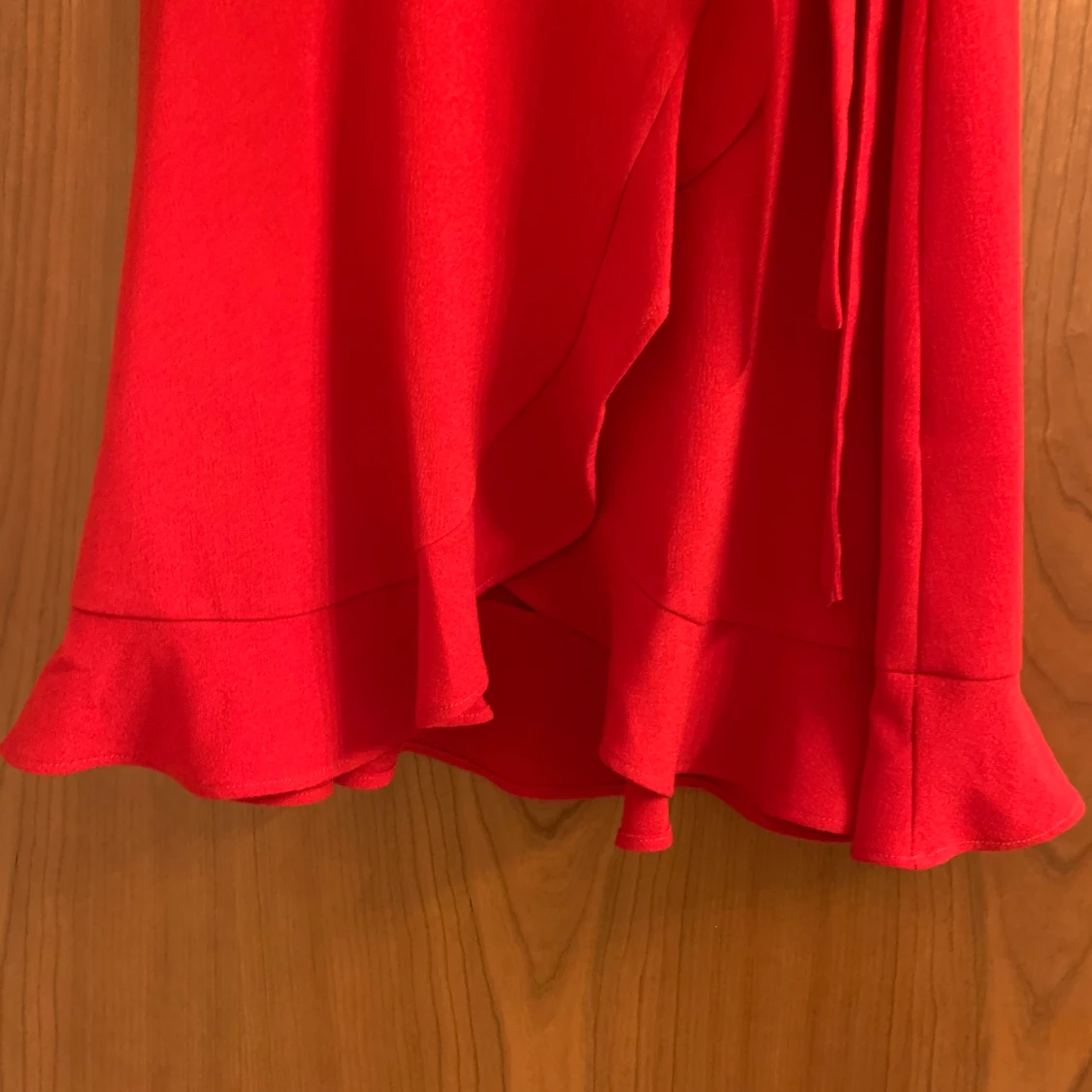 Röd omlottklänning oanvänd  - 91