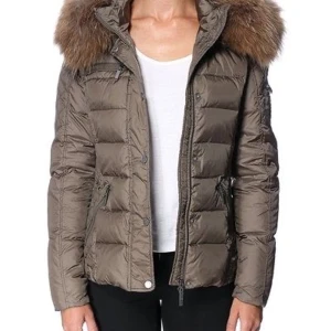 Vinterjacka rock and blue  - Storlek 34, snygg passform med stor päls! Nypris 3000