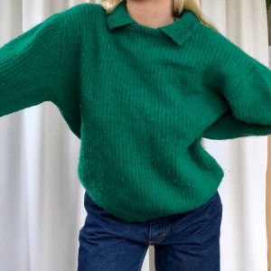 Stickad tröja med krage - Fin stickad tröja med insydd krage💋