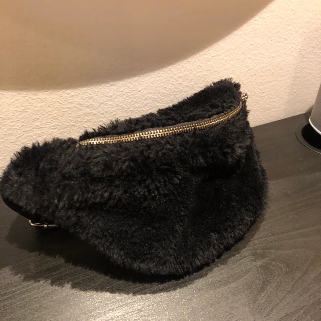 Midjeväska i fluffmaterial  - 90