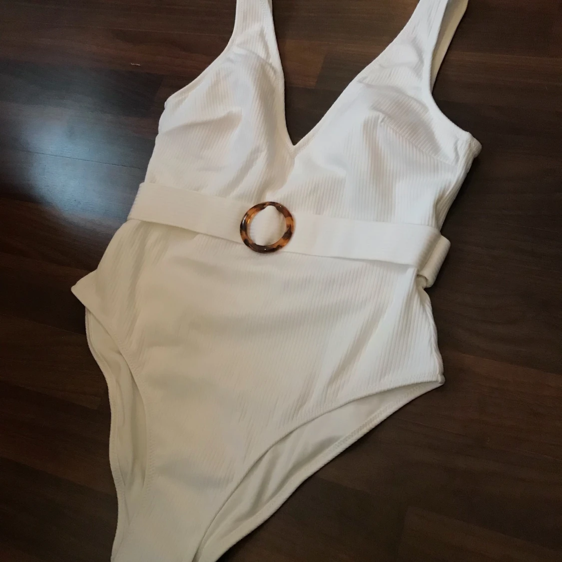Helvit baddräkt H&M ~ strl 38 (aldrig använd) - 90
