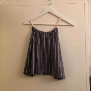  - Söt topp från Forever21, frakt är inkluderat i priset💘