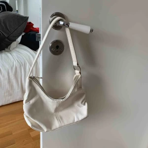  - Fin Retro väska från sisters point