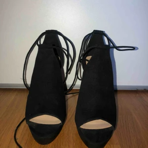 Klackskor Aldo - Klackskor från Aldo Använda 1 gång Som nya 12 cm klack. Kan skicka men frakt tillkommer 