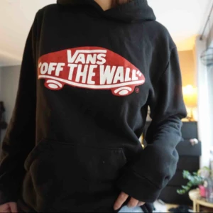  - Vans Hoodie i fint skick storlek S. 150 kr inklusive frakt🥳 