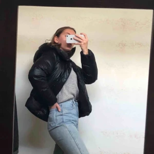  - Dunjacka från Everest i superfint skick! Köpare står för frakt, se min profil för prisinfo.