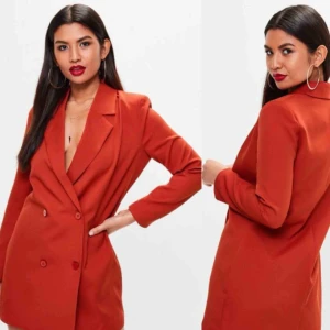  - Från missguided Använd 1 gång Nypris 600kr  Skickas mot fraktkostnad  Är en storlek 32 petite men passar en 34