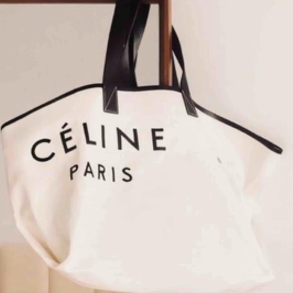 Celine canvas bag i gott skick Endast seriösa köpare Tack. Väskor.