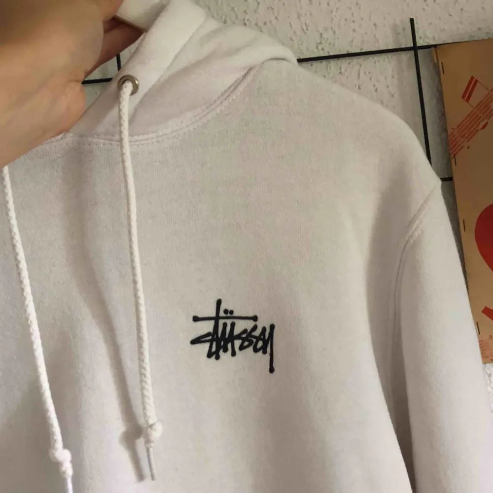 Stussy hoodie. Frakt 65 kr Inga fläckar etc. En stor S. Hoodies.