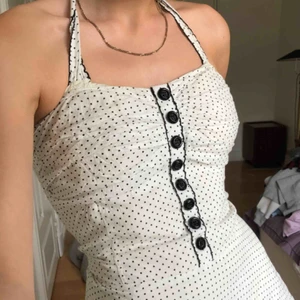  - Prickig sommarklänning i bra skick, väldigt bekväm✨✨