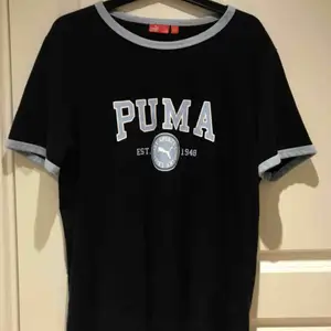Vintage tröja från Beyond Retro. Unisex och använd endast några gånger. Äkta Puma!! Möts i Stockholm! 
