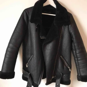  - Zara biker jacka i fint skick! Finns i Karlstad, köparen står annars för frakt!