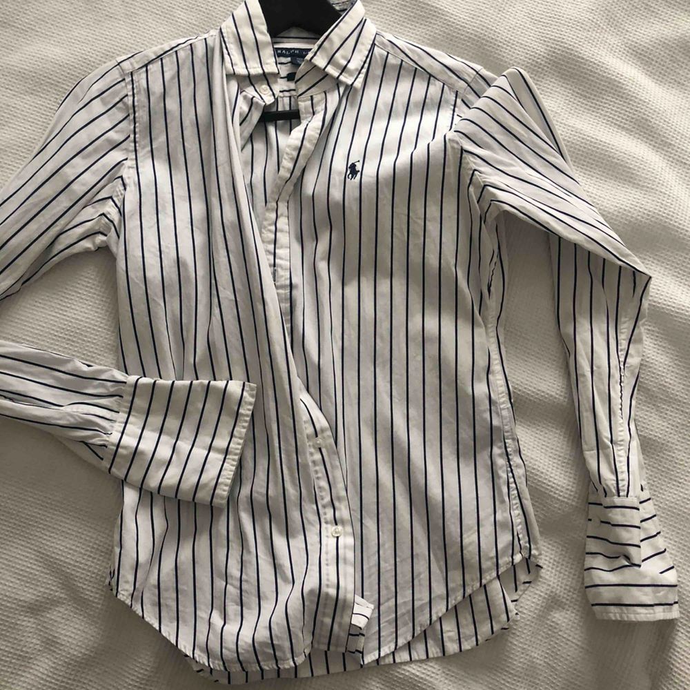 Skjorta från Ralph Lauren i perfekt skick . Skjortor.