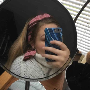  - Sjal i rosa nyanser🌸 kan användas på många olika vis. Prutbar, frakt tillkommer på 20 kr💖