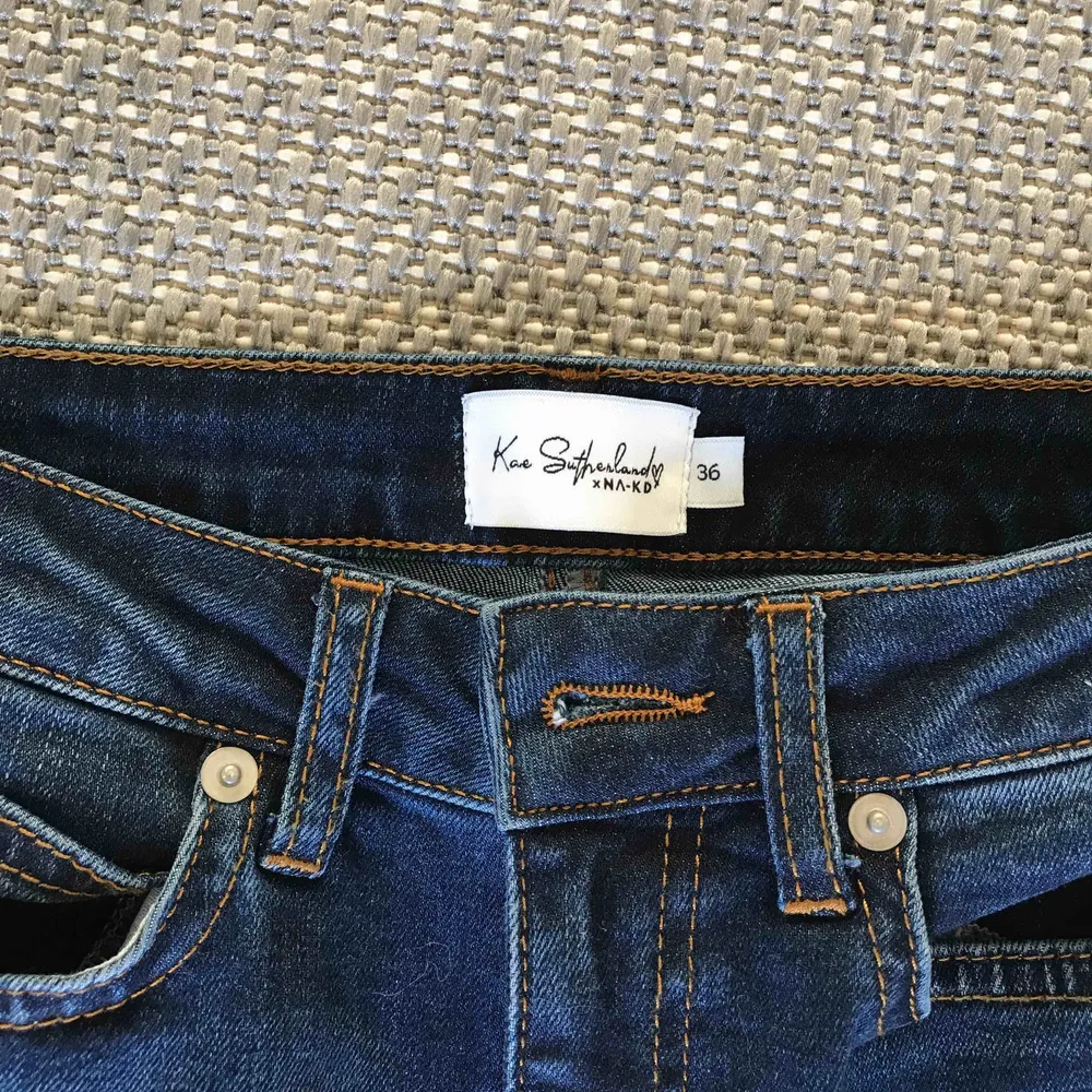 Bootcut jeans från nakd. Använda en gång. Säljes pga att det inte är min stil. Köpare står för frakt💘. Jeans & Byxor.