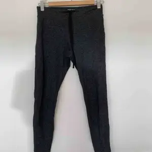 Forever 21 grey leggings! ✨ bought for 200 kr selling for 70 kr ✨ pick up in stockholm or pay for shipping 💖