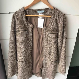 Höstkappa storlek S  - Höstlig jacka/kappa/kofta köpt i Kanada som aldrig kommit till användning. Nyskick 300 kr inklusive frakt