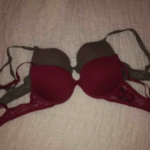  - Säljer dessa två BHar, dom är helt oanvända, har endast prövat dom på. Storlek 70B. Köparen står för frakt annars mötas inom BROMMA