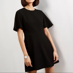  - Superfin little black från New Look som blivit för stor för mig, svår att fånga på bild, need to be weared 👗inklusive frakt