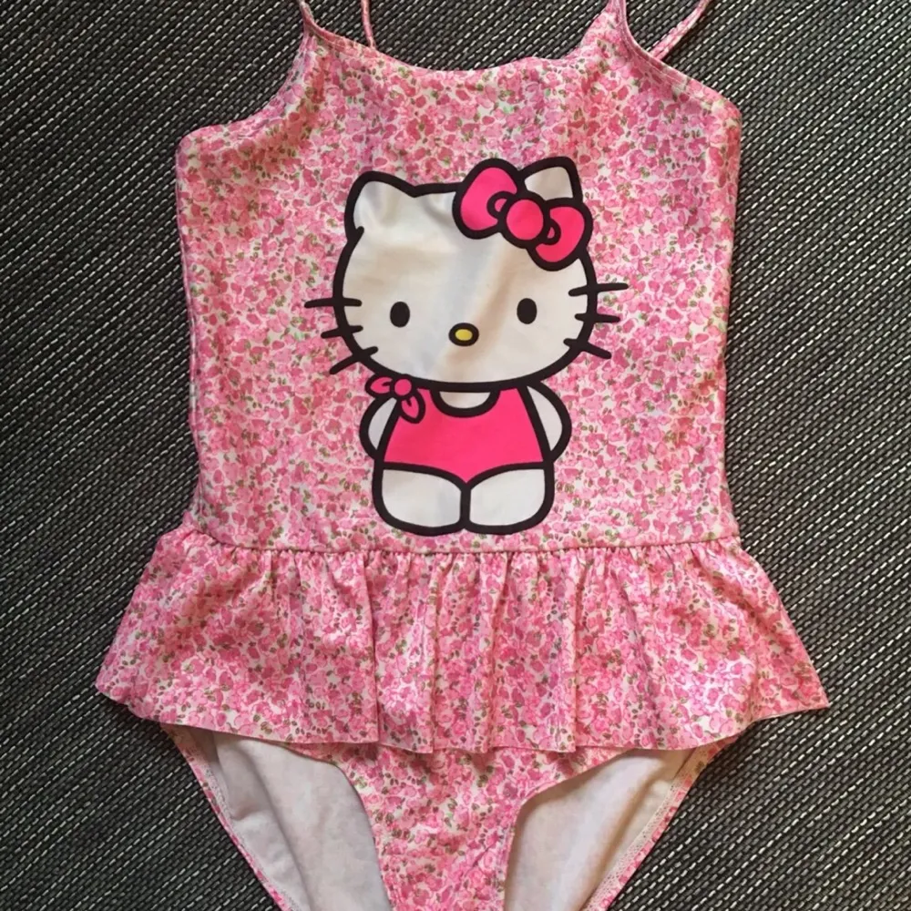 HM Hello Kitty simkläder. Övrigt.