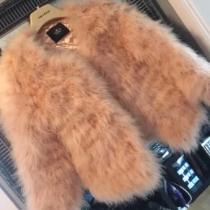  - Äkta struts fjäderjacka, använd 2 gånger så i perfekt skick. 