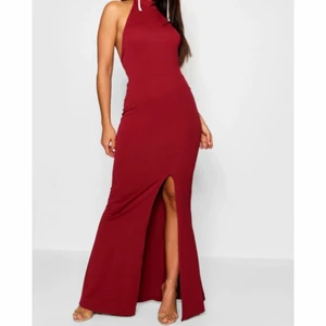 Klänning - Säljer min balklänning från missguided, använd endast en gång. 