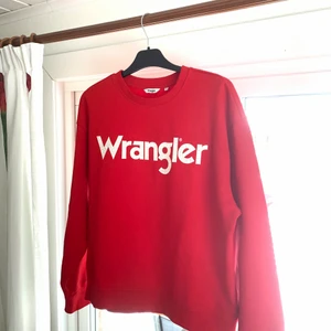 Wrangler sweatshirt - Storlek medium, knappt använd😊👏🧡