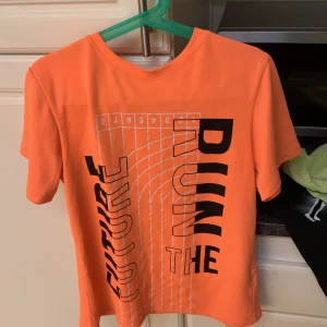 TShirt - T-shirt i fint skick. 