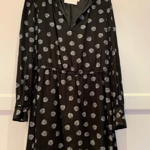 Mayla klänning - Mayla klänning stl 38