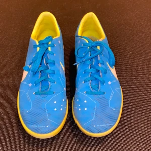 Neymar skor  - Bra skick. Skriv för mer info