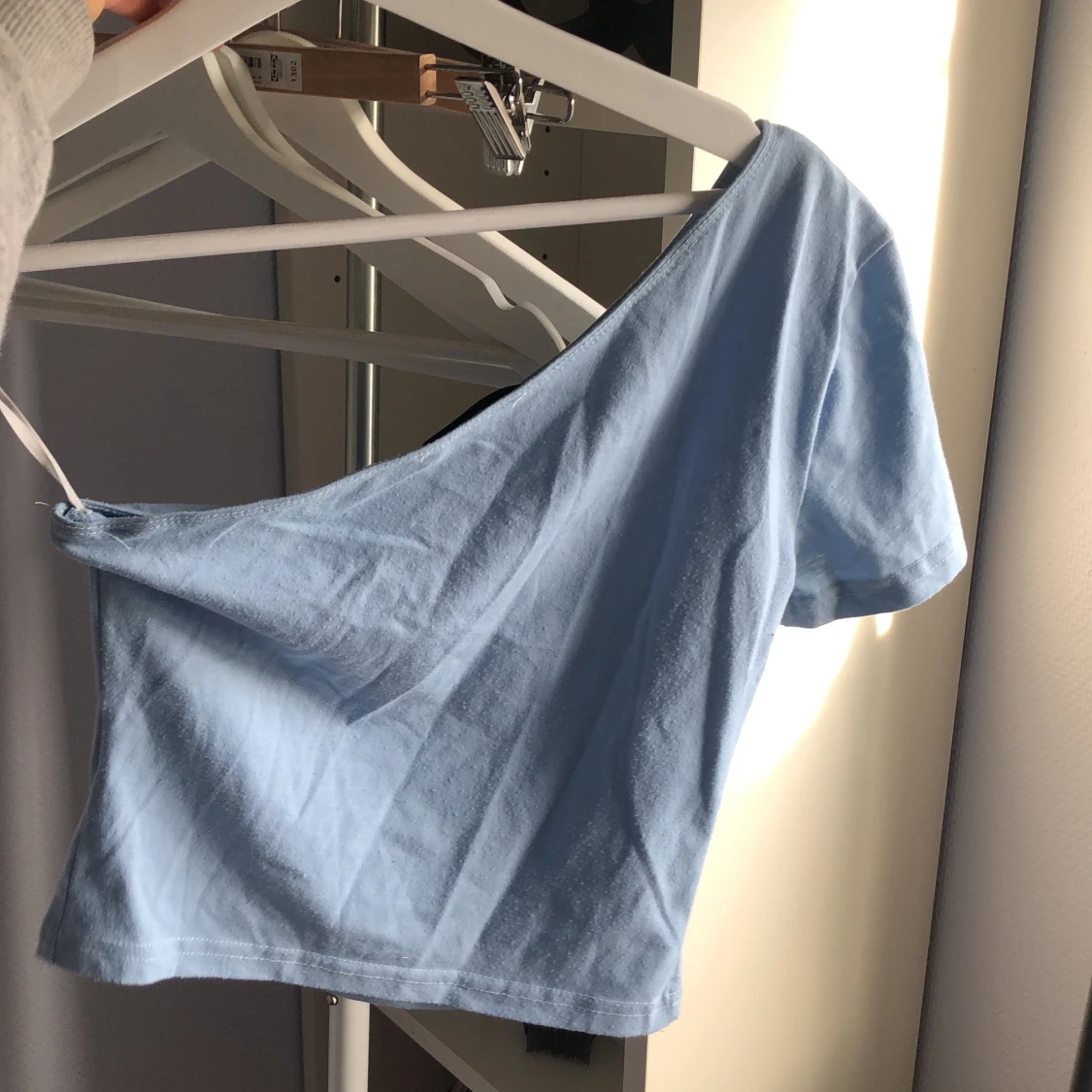 Blåa one shoulder topp - 91