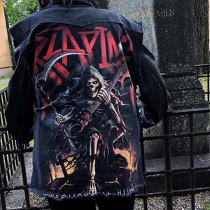 Metal Reaping Väst - Reaping Väst med coola tryck från Emp’s hemsida.   Bra skick och jäkligt cool! 