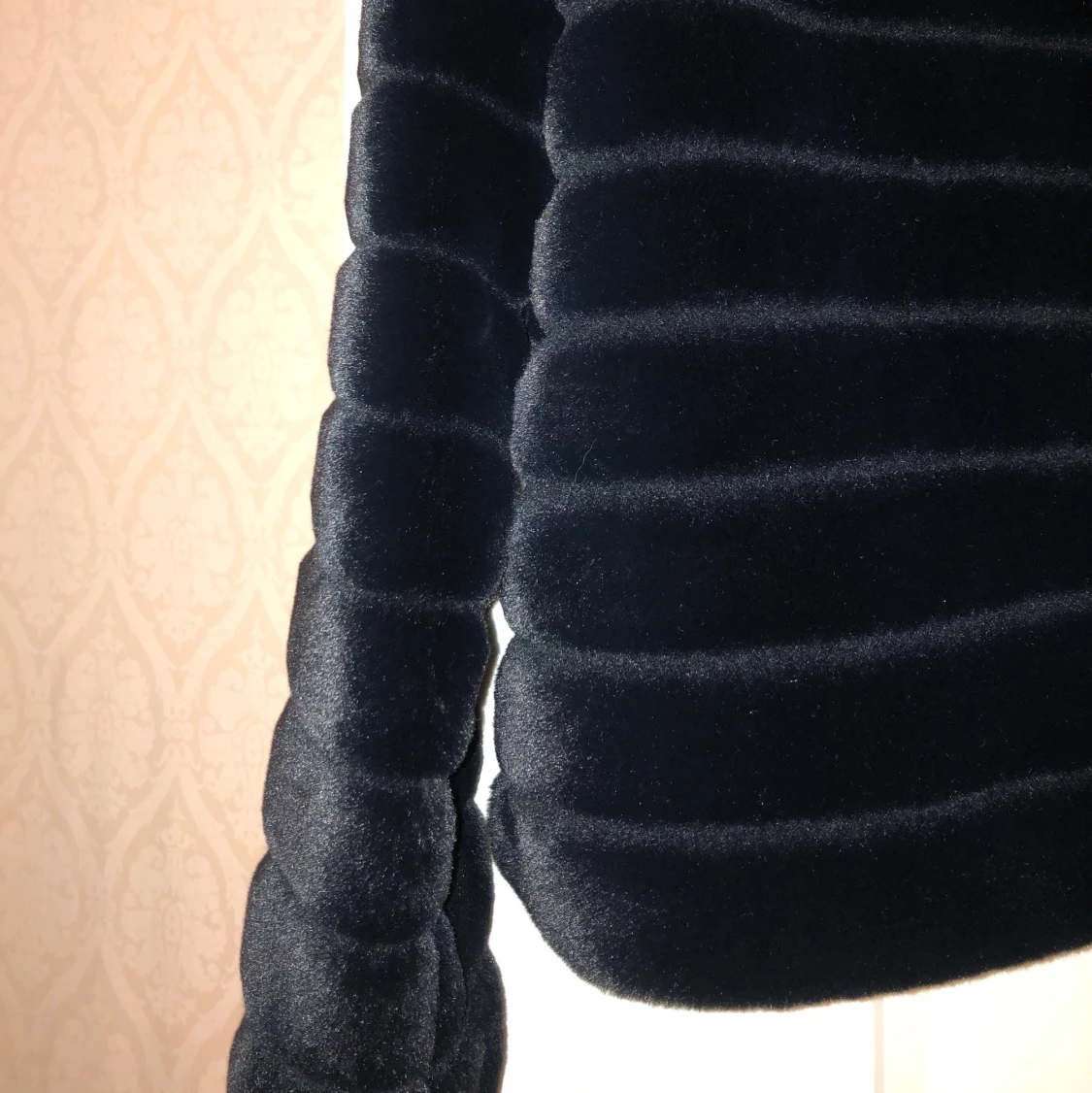 Svart Pälsjacka  - 91