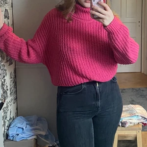 Pink knitted jumper - Pink knitwear from Ginatricot, worn about 8 times and is in good condition. Fits oversized on s/m/l. Price negotiable if quick (original price 450)
