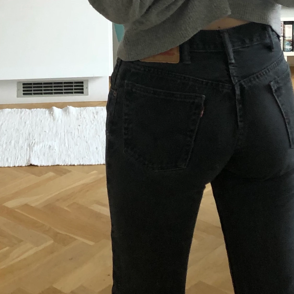 Mörkgråa Levi’s jeans!  - 90
