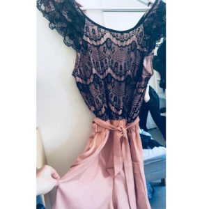  - Helt oanvänd jumpsuit från Vero Moda 