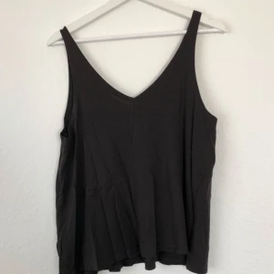  - Oversize V-ringat linne 