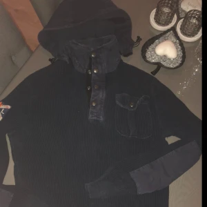  - Snygg herr tröja från Ralph Lauren storlek M.  Bra skick. Pris 250kr eller bud