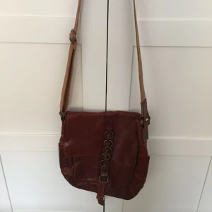  - Campomaggi väska.  Knappt använd.