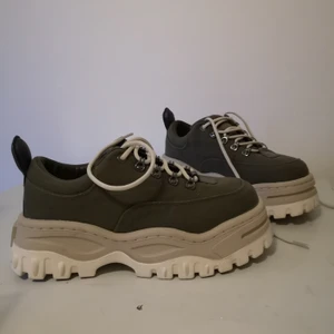 Eytys Angel Canvas  - Eytys Angel canvas i militärgrön nyans. Knappt använda✨600 kr eller bud 